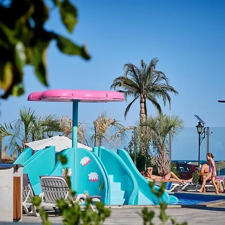 Rusty Sands N Pools Appartamento Năvodari