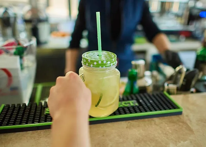 Rusty Sands N Pools 公寓 *