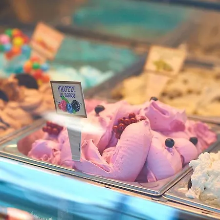 Rusty Sands N Pools Năvodari