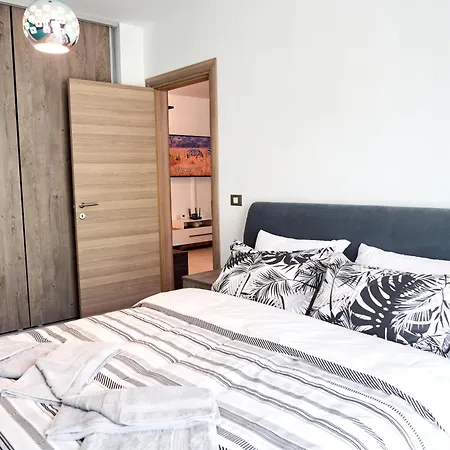 Rusty Sands N Pools Apartment Navodari